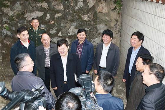 刘志仁亲临郴汽集团走访慰问军转干部国防建设二等功臣侯尚德